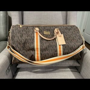 Micheal Kors duffle travel bag